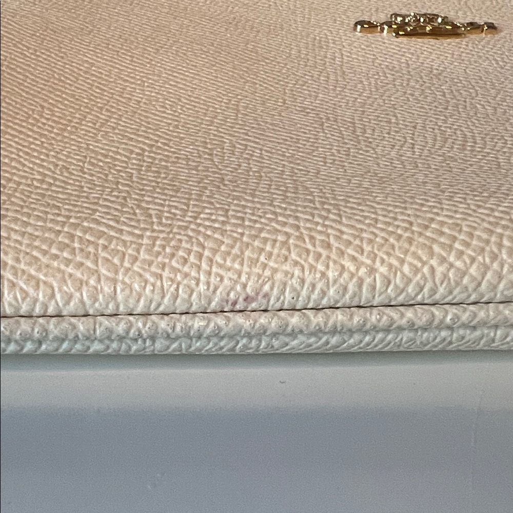 Coach Cream Off-white Ivory Wristlet with Gold Logo - Picture 3 of 7